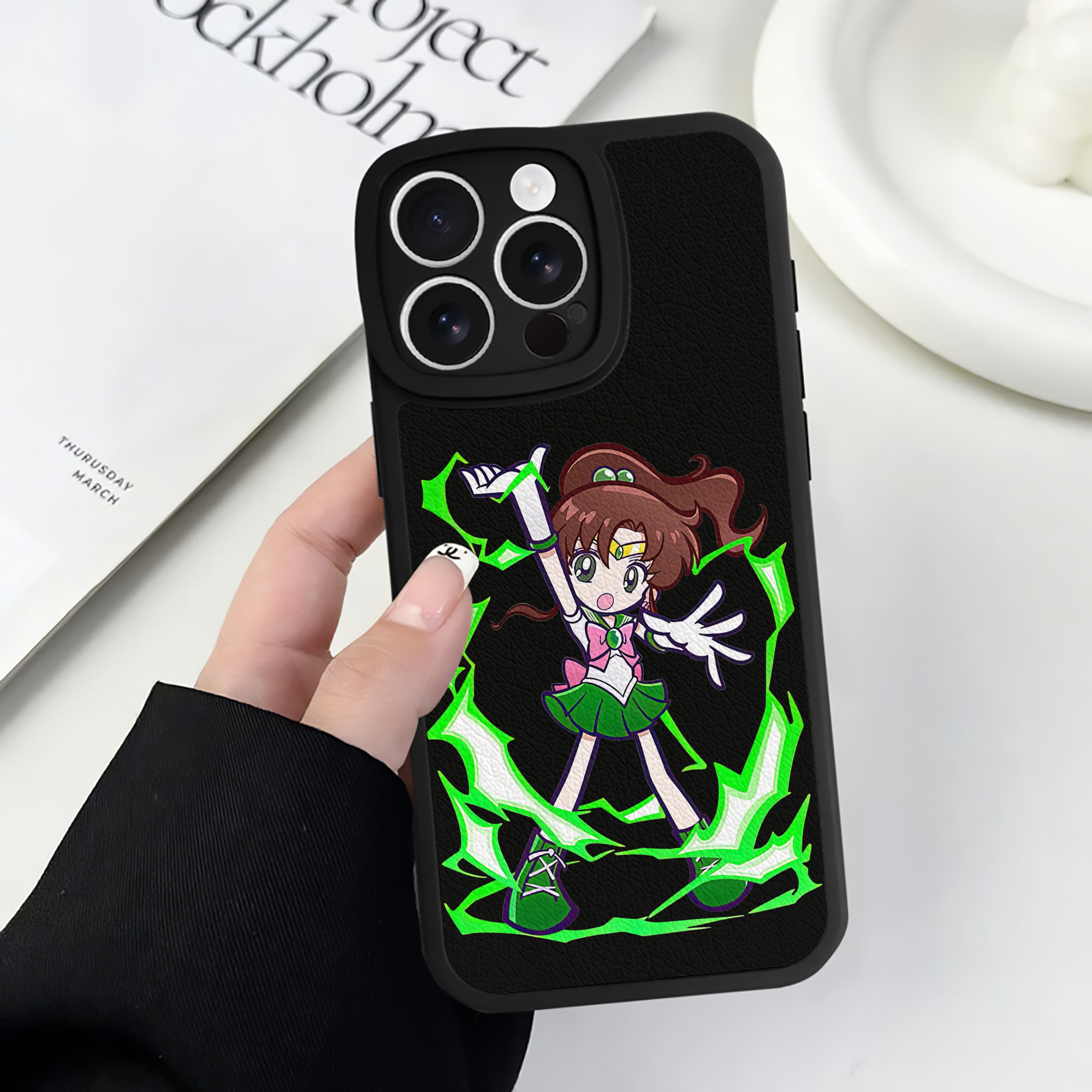 （画像用） 美少女戦士セーラームーン 木野 まこと きの まこと Sailor Moon Kino Makoto （セーラージュピター；Sailor Jupiter） 【iPhone 16シリーズ対応】シリコンスマホケース（レザー調） 材質：シリコン